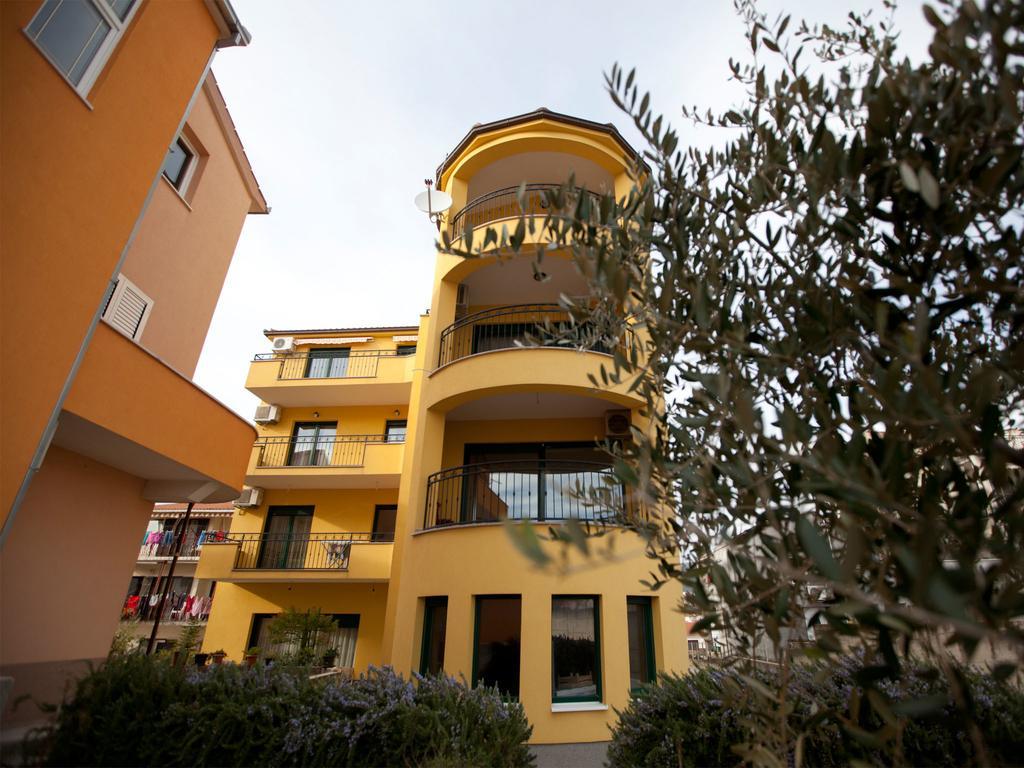 Apartments Roses Stobreč Rom bilde