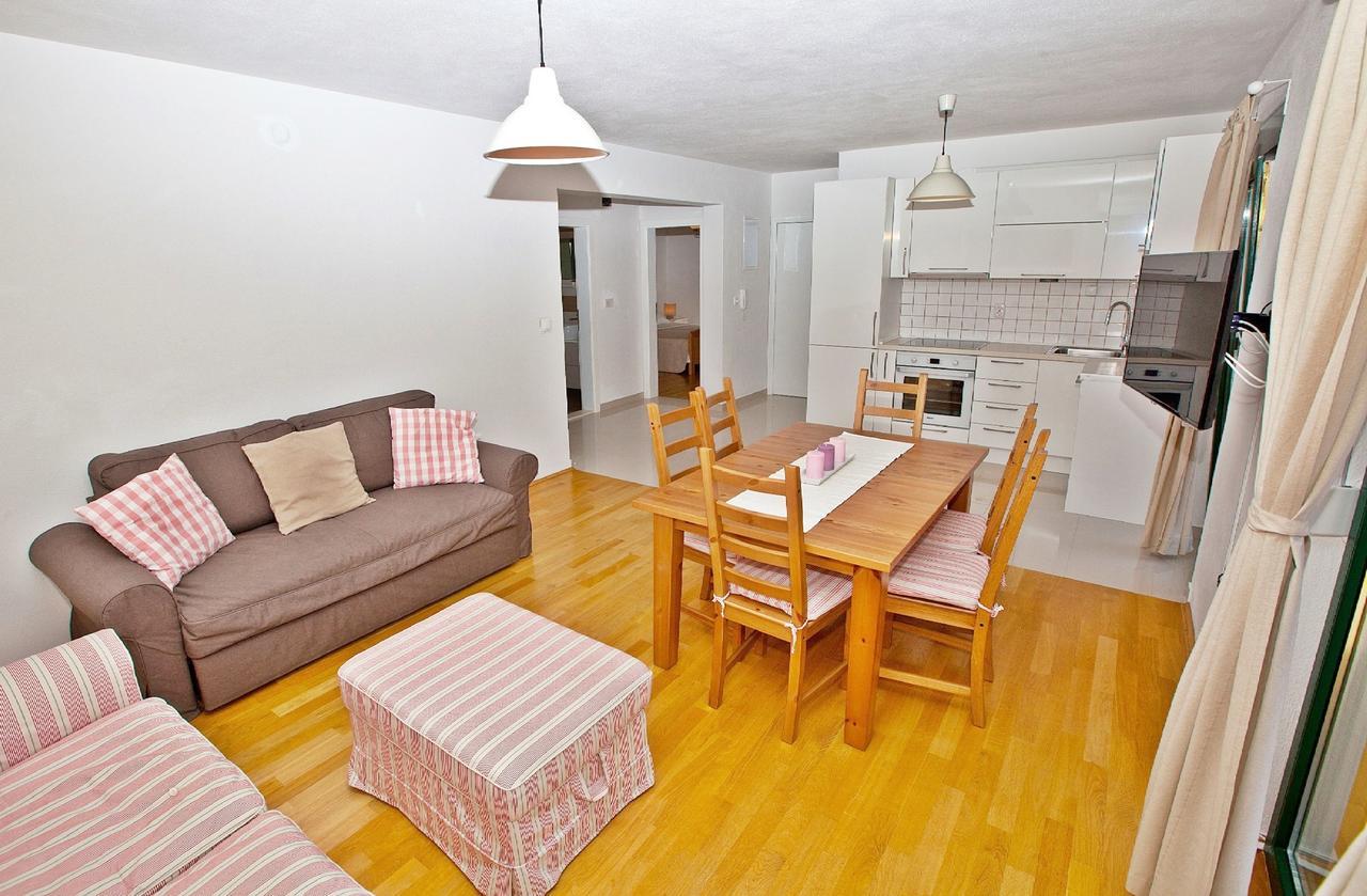 Apartments Roses Stobreč Eksteriør bilde