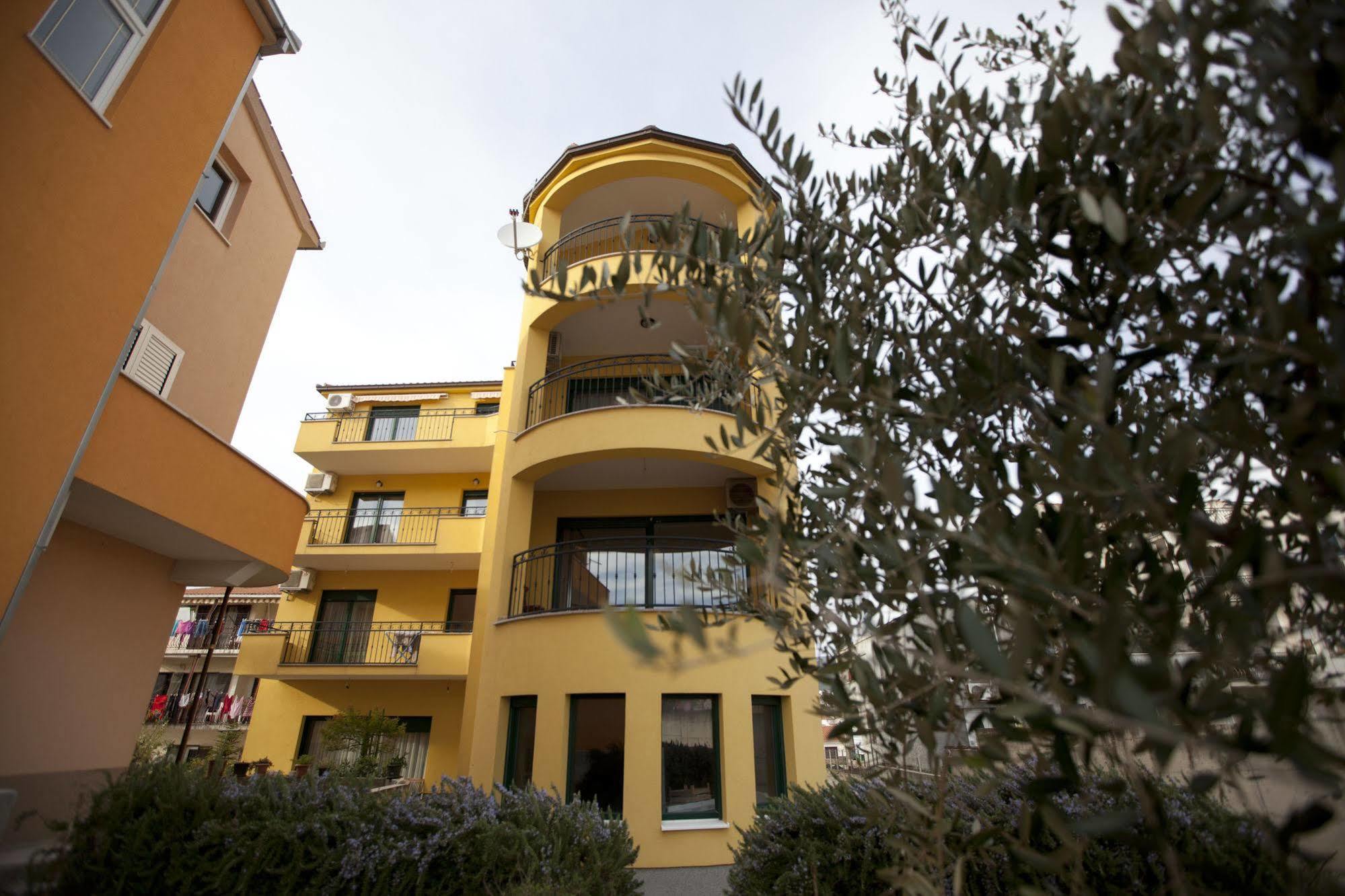 Apartments Roses Stobreč Eksteriør bilde